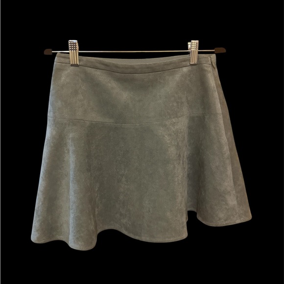 BCBGMaxAzria Faux Suede Sage Green Mini Skirt Size XS - Picture 1 of 3